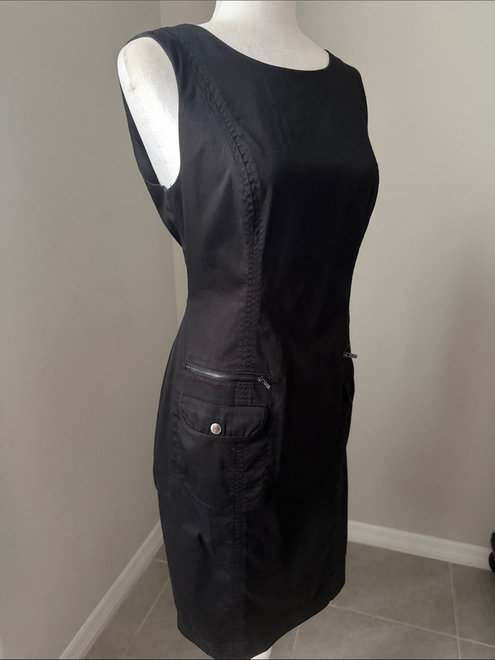CALVIN KLEIN Black Sleeveless Sheath Dress Zip Pockets Size 6 - Picture 8 of 13